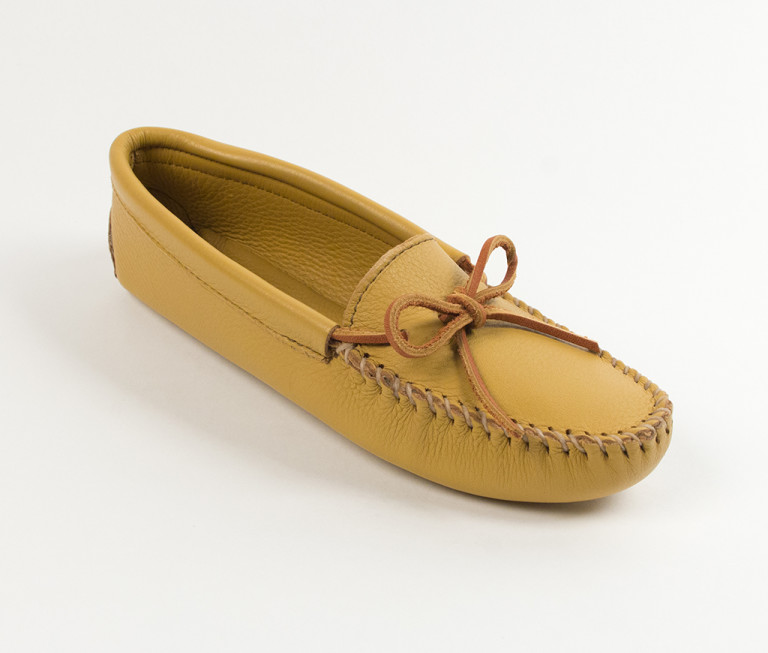 minnetonka women's double deerskin softsole moccasin