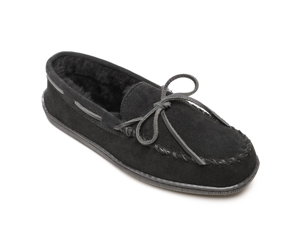 Minnetonka Men's Sheepskin Hardsole Moccasin - The Moccasin Shop